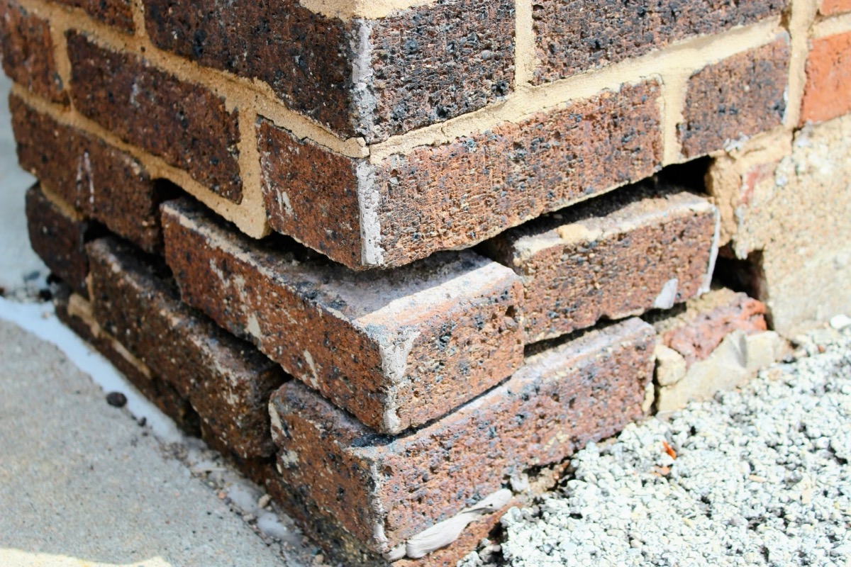Failed mortar joint on Baltimore brickwork tested with a screwdriver